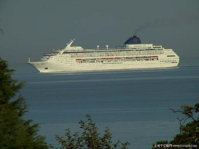 270476_Twilightcruiseship.jpg