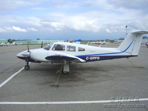 ŵPiper PA-44-180 Seminole